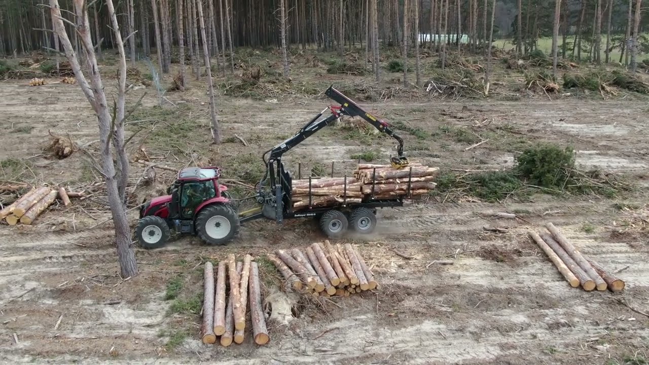 Sedlmayer Rückewagen RW HS 19 mit Mesera F71 Valtra N134 Sturmholz auf den Spuren des Harvesters II