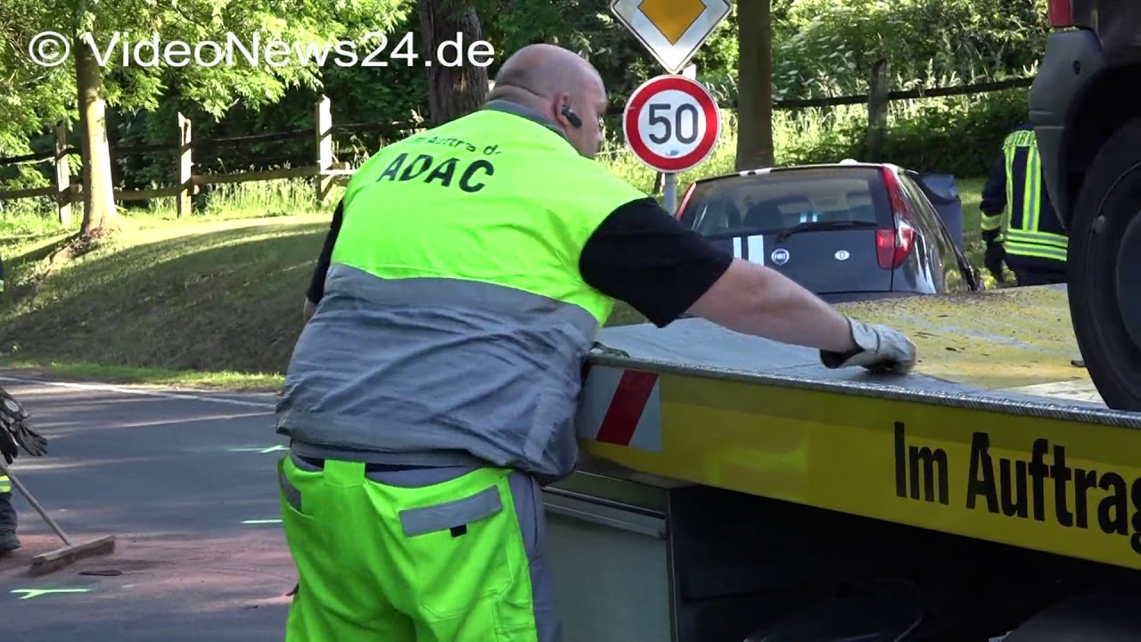 05.06.2017 - VN24 - PKWs prallen auf Landstra&szlig;e bei Fr&ouml;ndenberg zusammen - 3 Verletzte