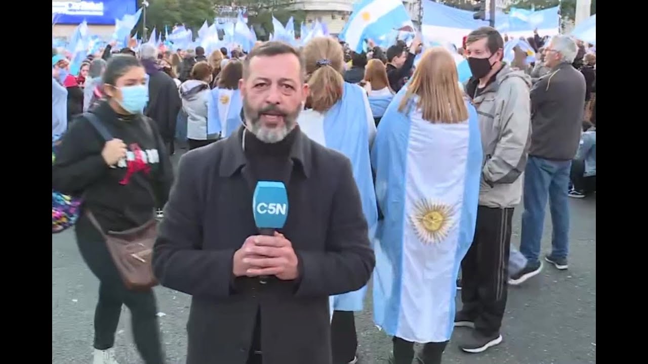 BANDERAZO OPOSITOR: los MANIFESTANTES MARCHARON hacia la PLAZA de MAYO