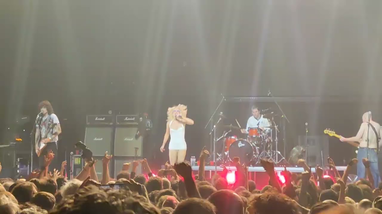 Amyl and the Sniffers - Security (Live in Athens, Greece - 29/11/2024)