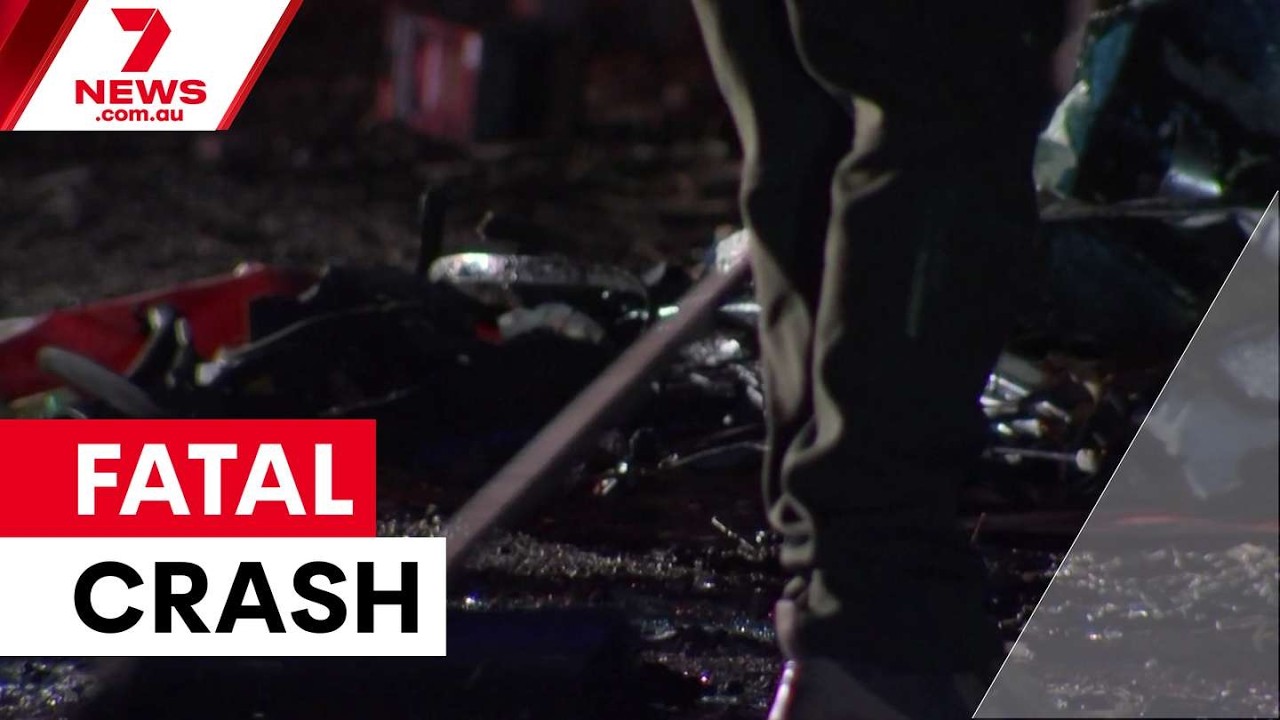 Двое погибших в ДТП на шоссе в Хиткоте | 7NEWS