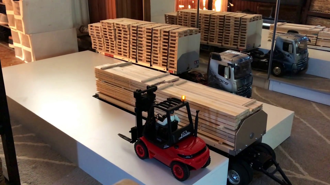 RC TRUCK&CM CARSON H0D FORKLIFT & WAREHOUSE BASE