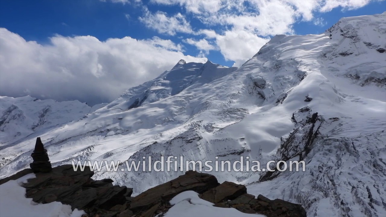 Gangotri peak view from above Rudragaira glacier: heavily crevassed Rudragaira glacier