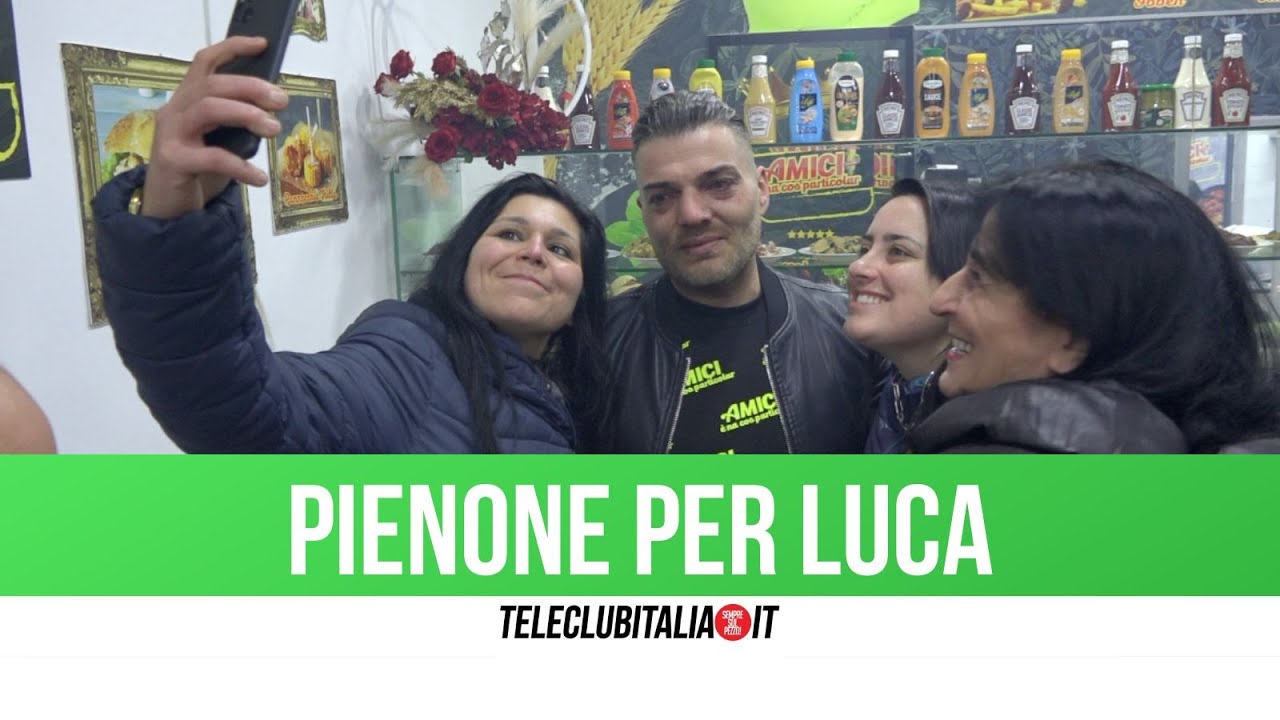 Casandrino, in tanti per l'opening di 