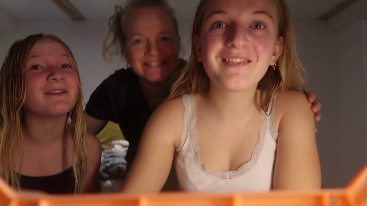 MENS I VENTER *JULE VLOG*