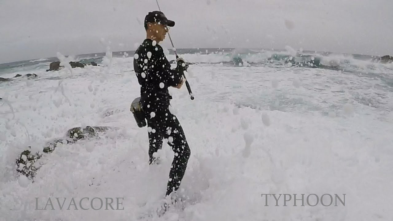 LAVACORE  y TYPHOON  ropa para el pescador deportivo