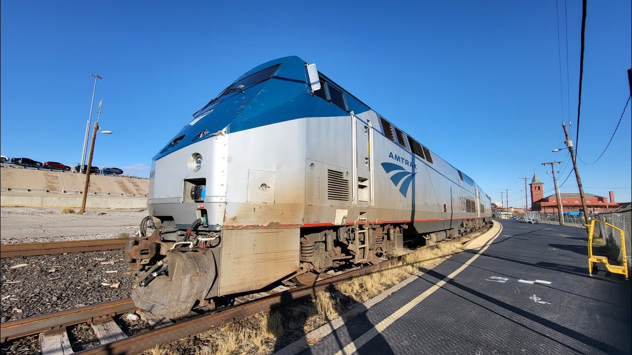 Amtrak Sunset Limit arriving and departing El Paso Union Station with great K5LA horn