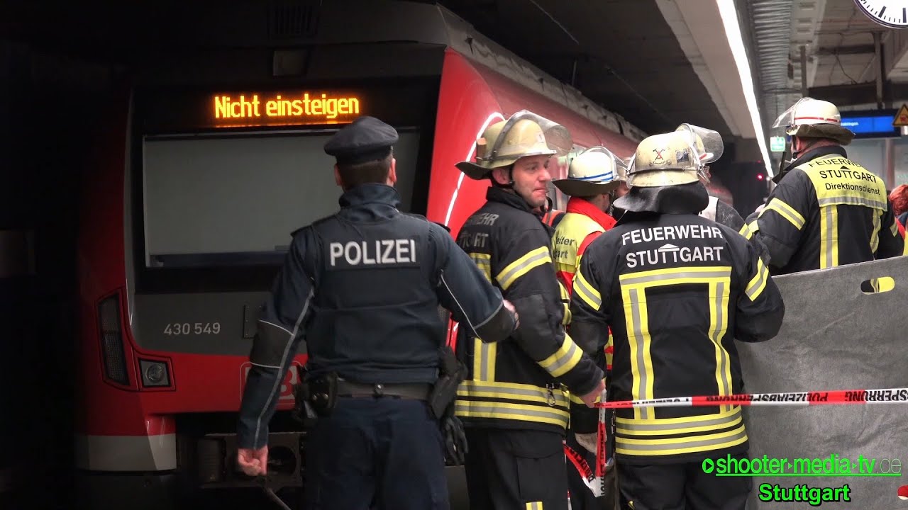 [GLÜCK IM UNGLÜCK] - Person fällt vor einfahrenden Zug - (Einsatz in S-Bahn Station) - [E]