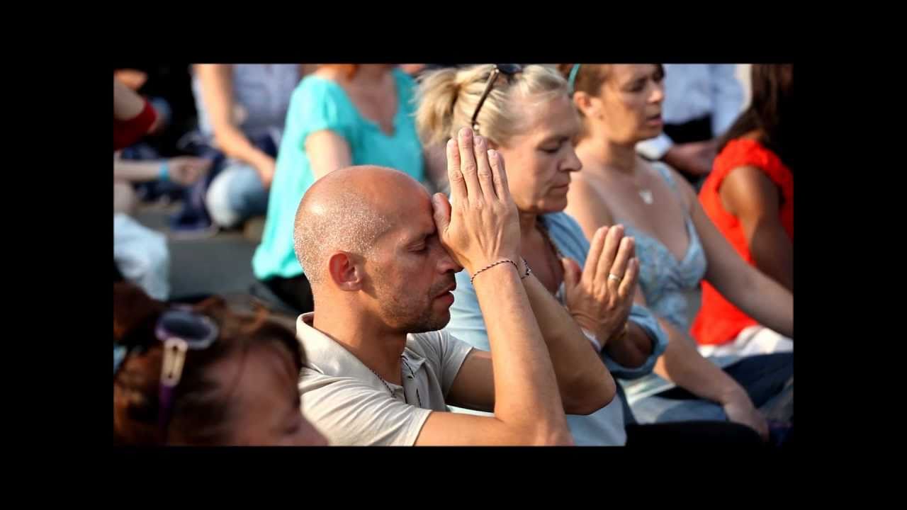 Meditation Flash Mob Trafalgar Square