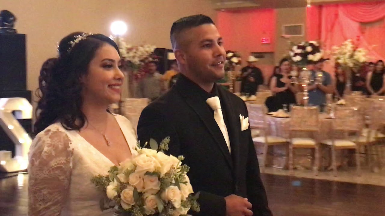 Presentacion de los novios Yesenia y Leo