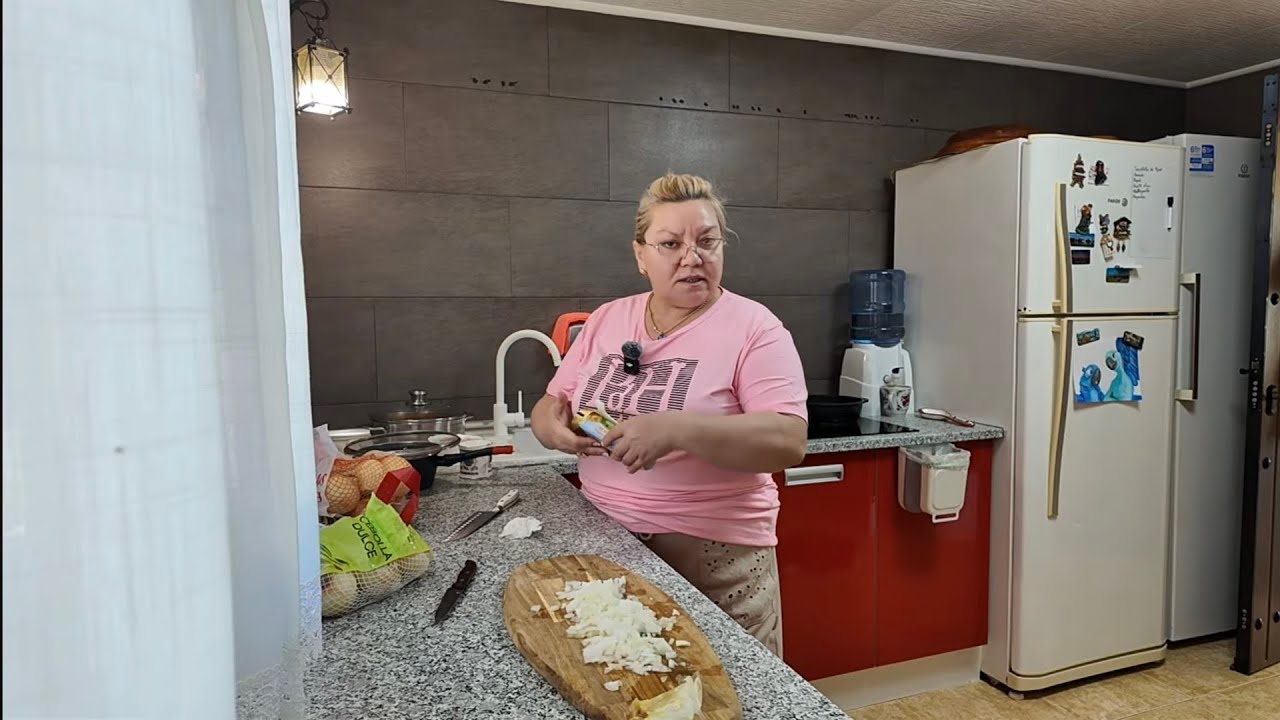 С меня хватит. Не буду такое терпеть. Полный дом людей. Нам привезли.....
