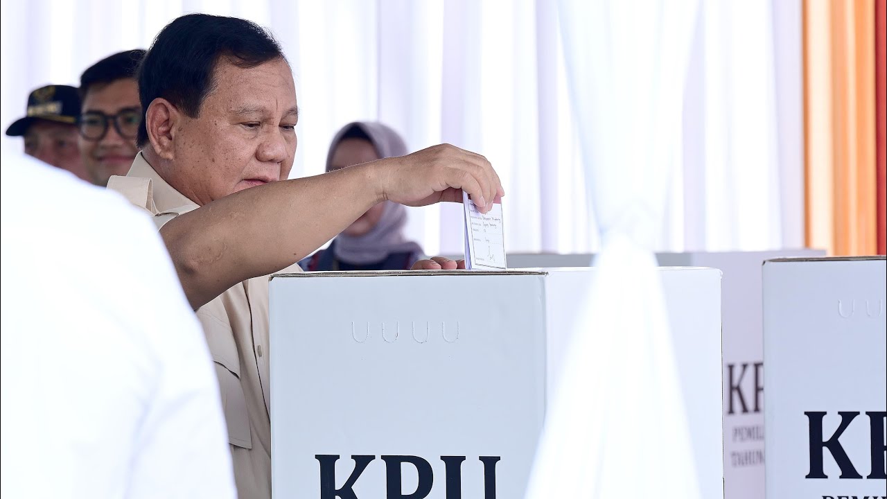 Presiden Prabowo Gunakan Hak Pilih di TPS 008 Desa Bojongkoneng, Bogor, 27 November 2024
