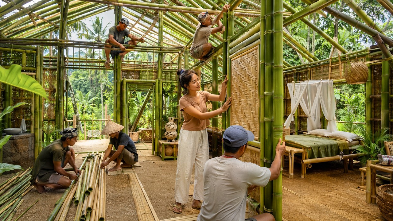 Penduduk desa membantu seorang ibu tunggal membangun sebuah rumah - Build a bamboo house