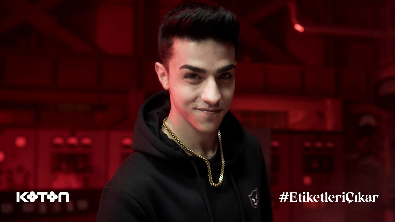 &Ouml;zg&uuml;r Deniz Cellat ile #Etiketleri&Ccedil;ıkar - Koton&rsquo;la Şimdi Herkese Saygı Moda!