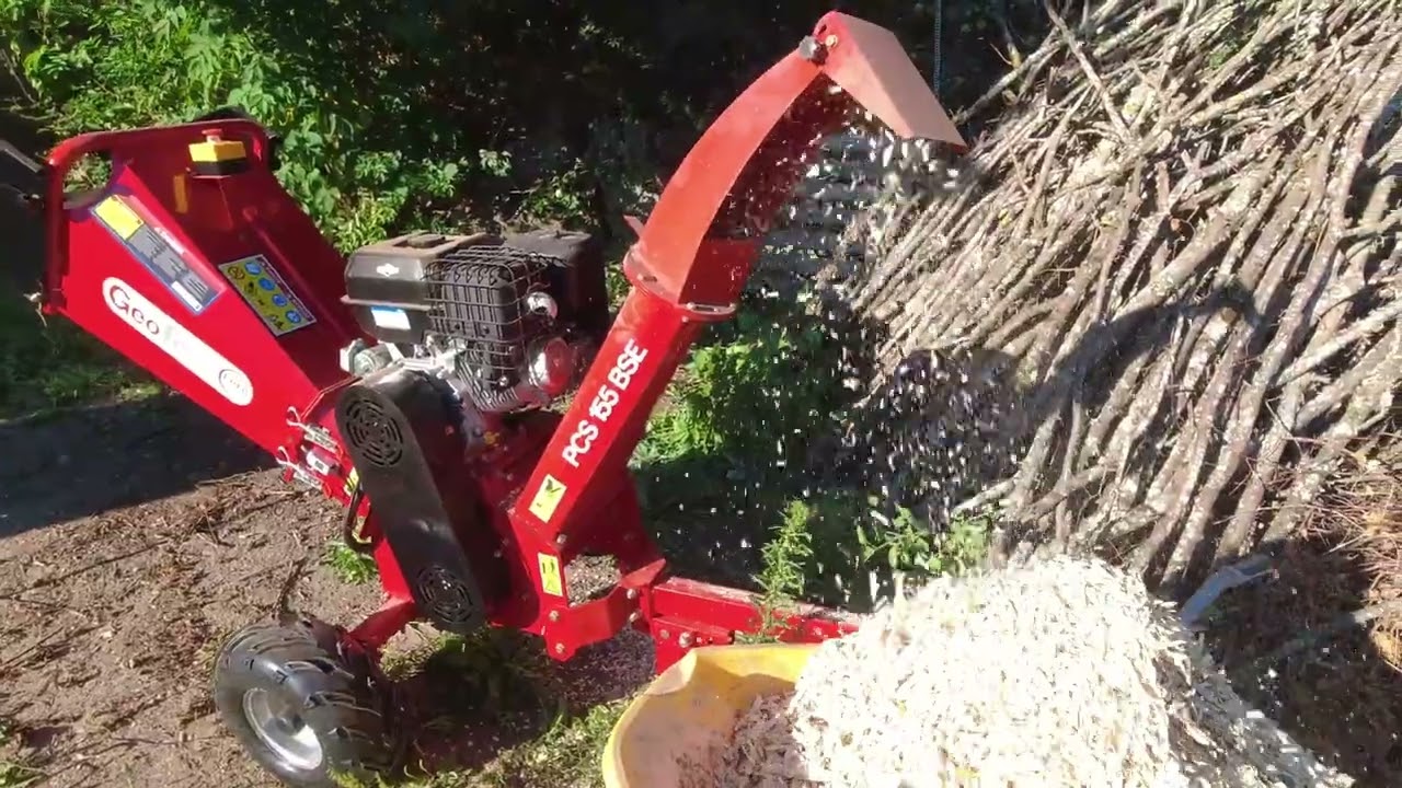 FAIRE SON BOIS RAMÉAL FRAGMENTÉ BRF SUR PLACE DANS LE JARDIN FORÊT