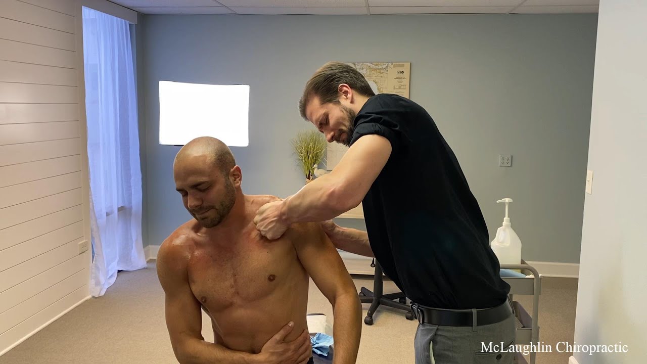 У него самые крепкие узлы 😣 Он хрустит суставами и вгрызается в мягкие ткани, чтобы помочь! — Час...