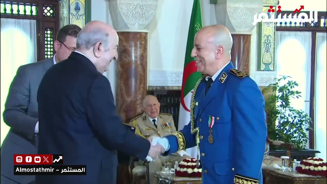 إسداء رئيس الجمهورية لوسام من مصف الاستحقاق الوطني بدرجة عشير لمدير للأمن الوطني، و مدير   لسونلغاز