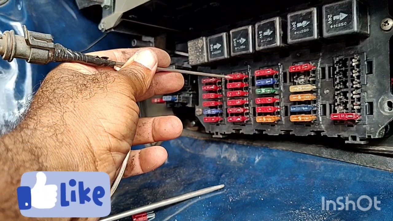 Meia luz do constelletion não acende mesmo substituído fusível