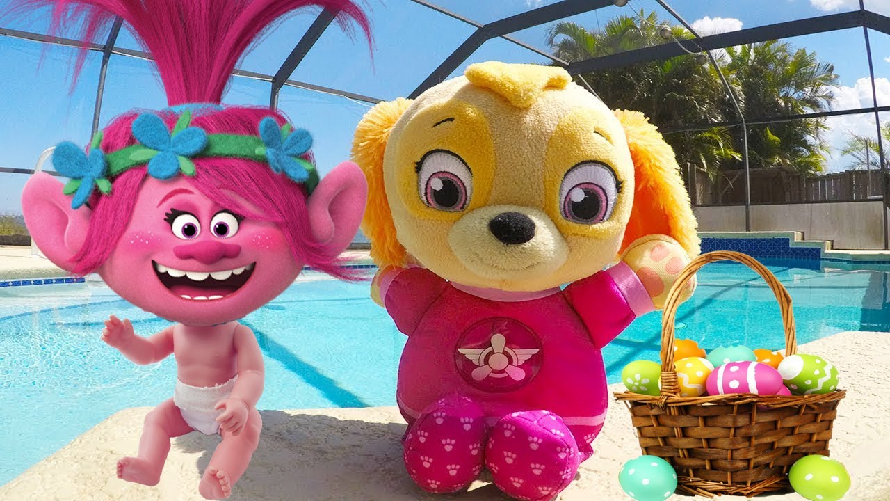 Dreamworks Trolls Swimming Pool Box Fort to Find Pups Play Doh and Abby Hatcher Toys