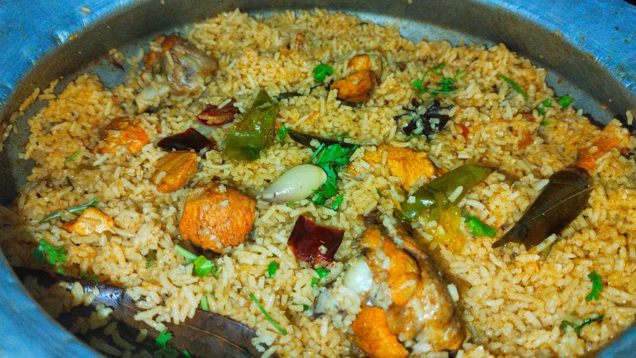 భీమవరం రాజుల కోడిపలావ్ Bhimavaram Famous Rajula Kodi Palav#chicken #biryani #telugu# chanikya vlogs