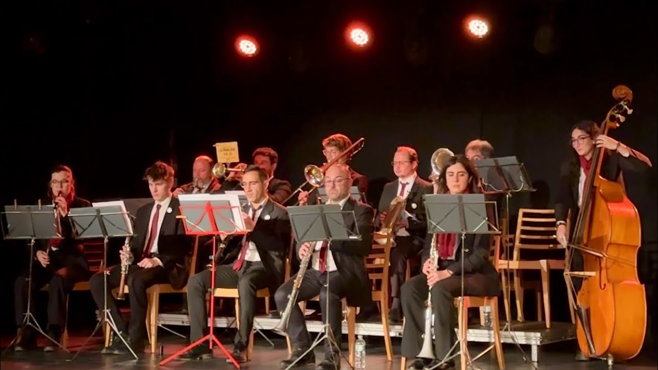 Estrena - “Olot, Capital de la Sardana” amb la Cobla Principal d’Olot