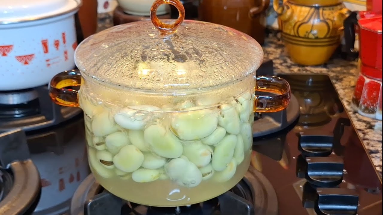 #الفول_المدمس وصفة زمنية اقتصادية شعبية من روائع المطبخ التونسي 👩‍🍳