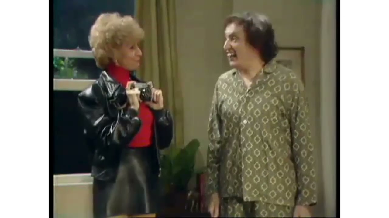 FAITH BROWN & KEN DODD IN COMEDY SKETCH (1976)