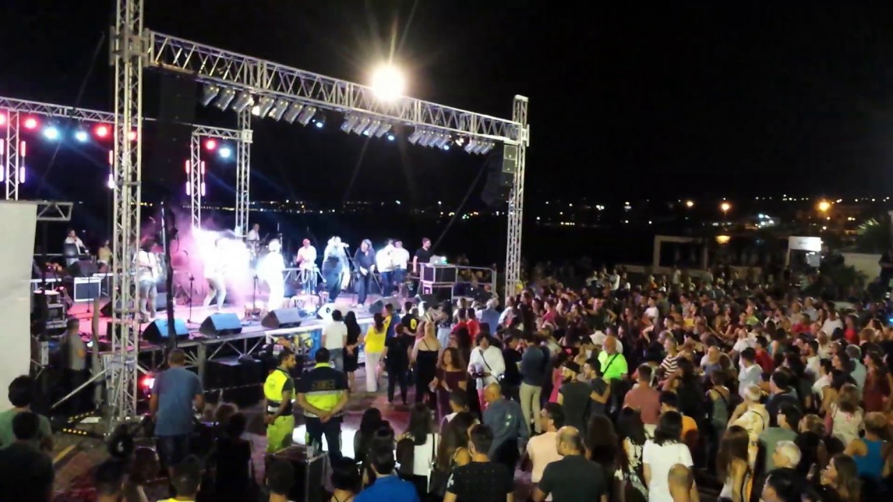 Tarantella calabrese, l'effetto che fa sul pubblico all'Arena dello Stretto di Reggio Calabria. 8/17