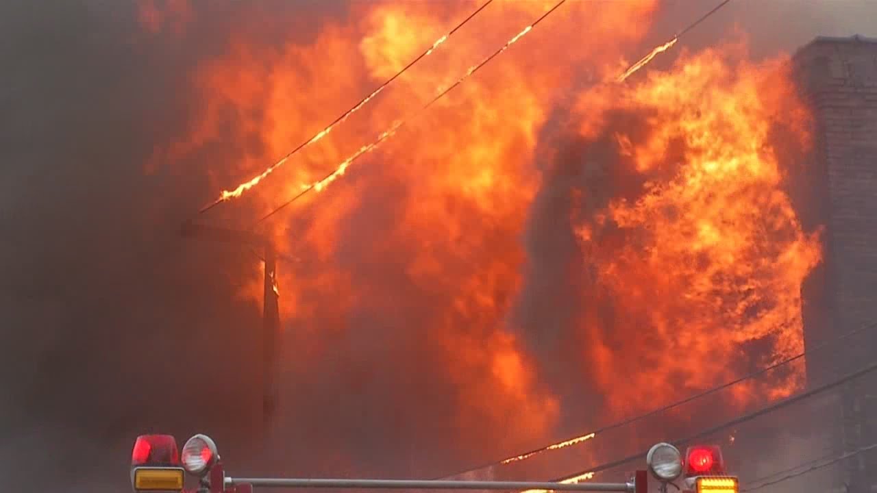Investigators not ruling out arson on Howard Street