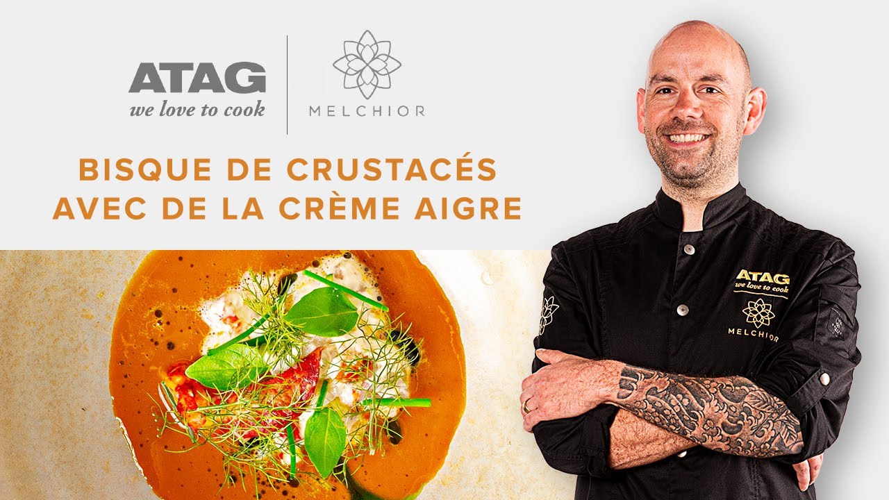 BISQUE DE CRUSTACÉS AVEC DE LA CRÈME AIGRE