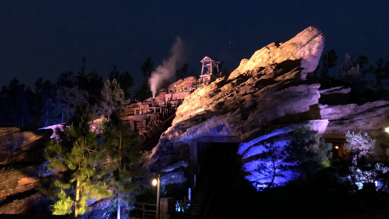 Big Grizzly Mountain Runaway Mine Car POV at Hong Kong Disneyland