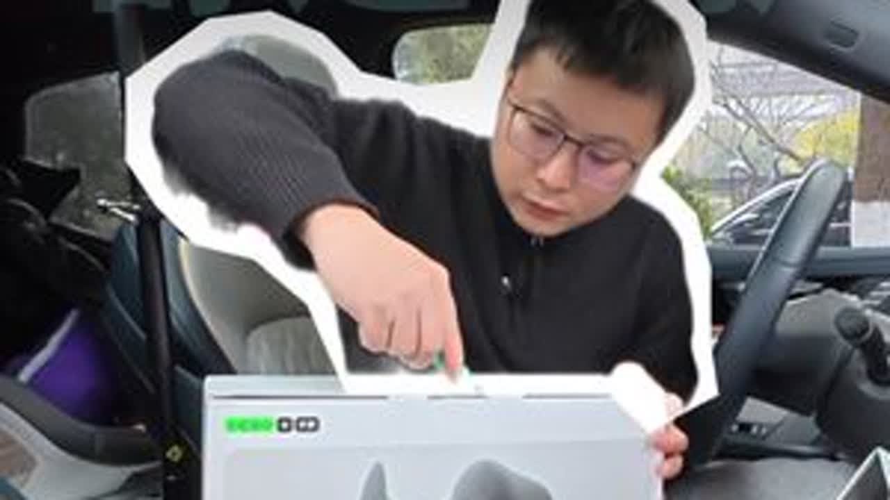 长途驾驶必备神器！ 马上迎来春节假期，长途驾驶返乡的小伙伴们可以备一下了，让我们长时间驾驶感到更舒适。#颈枕腰靠 #驾驶舒适度 #驾驶座腰垫 #夕多头枕 #比亚迪