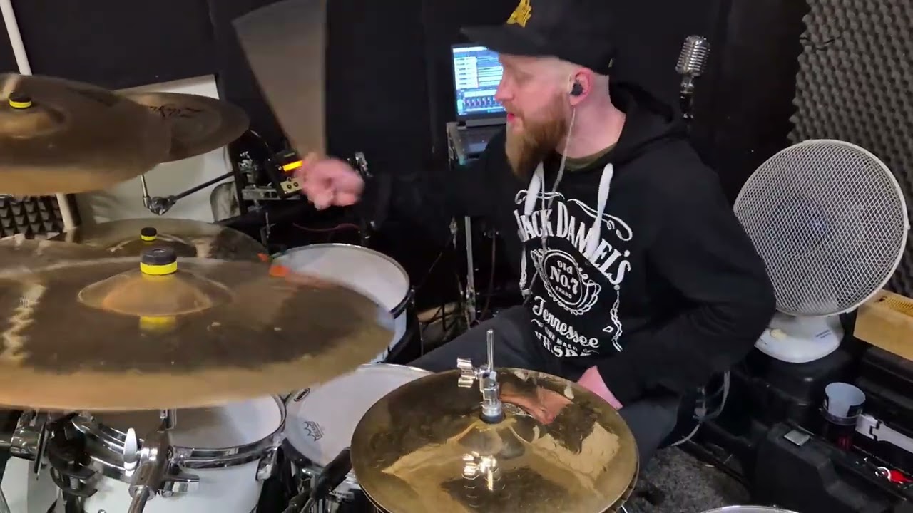 Limp bizkit - Take a look around (Drum cover by Jagare Galen for Łucja)
