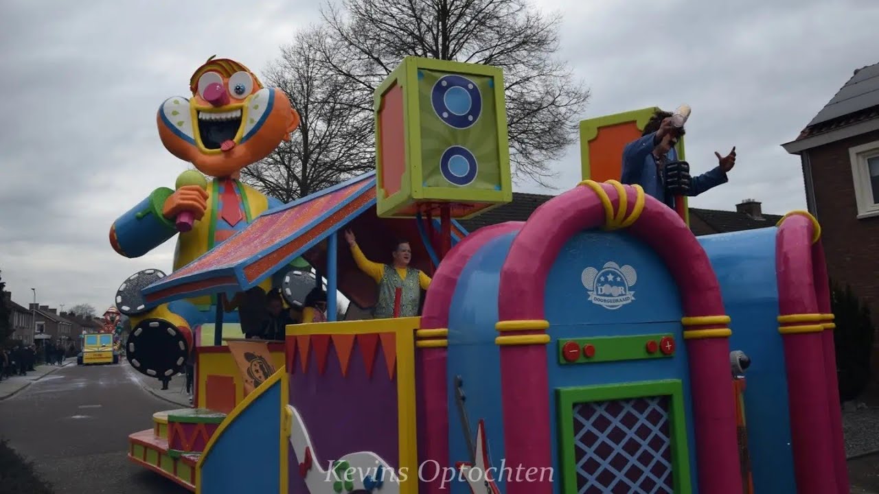Karvanstal 2023 (Someren-Eind) optocht