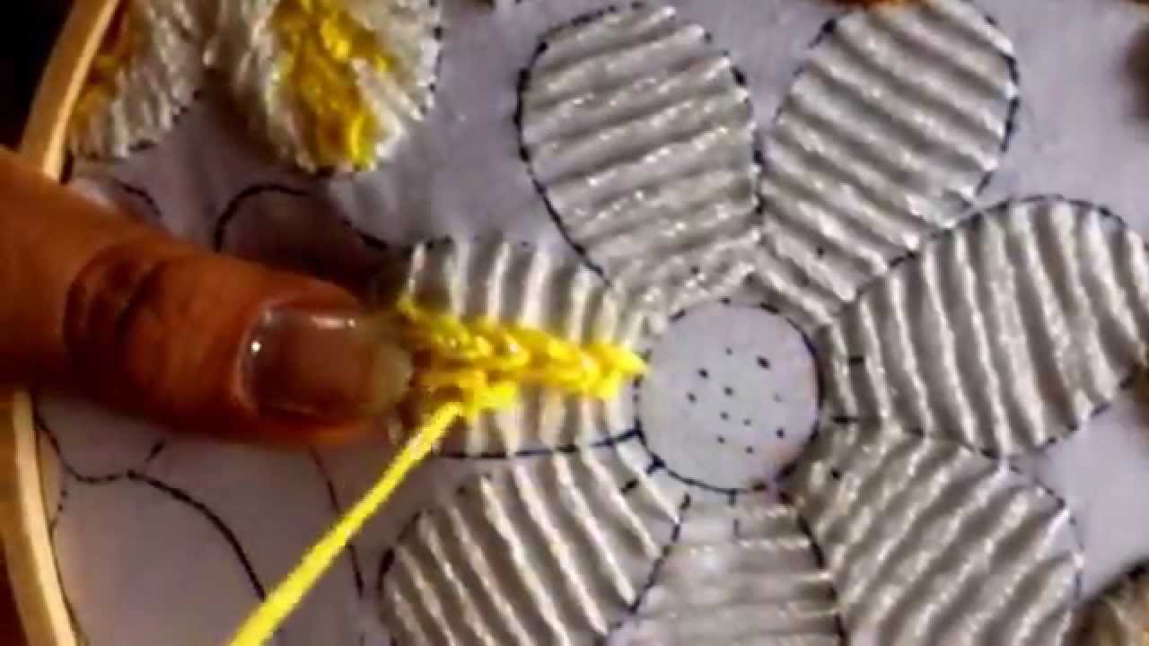 21.-puntada fantasía para flor de la borreguita
