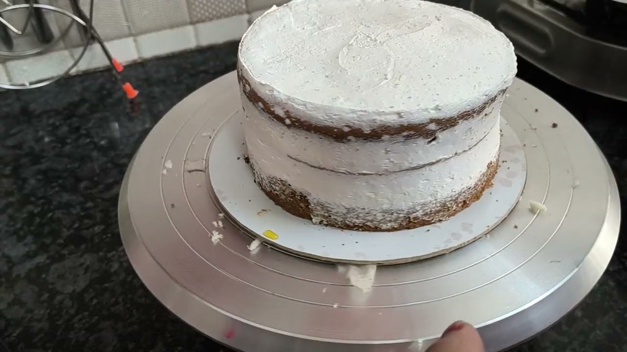 Log sochte hai butterscotch cake only yellow colour combination main hota hai #cake #cscakes24#viral