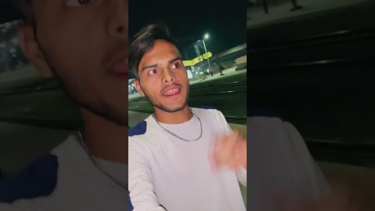 Friend ko Bethane train Pe Mini vlog😭 #ronakaftab #minishorts #minivlog #bihariyoutuber