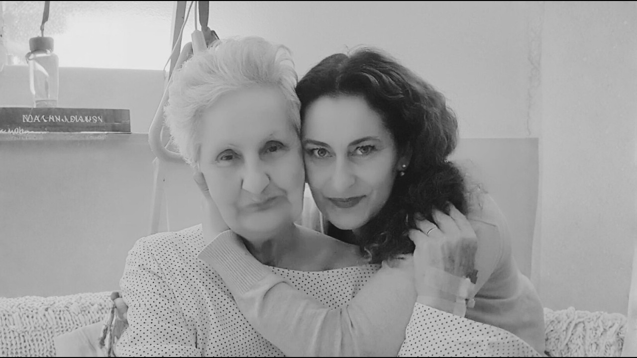 ES TUT MIR LEID, MAMA 🌹