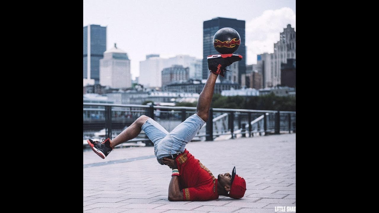 Michael Jackson + Football Freestyle