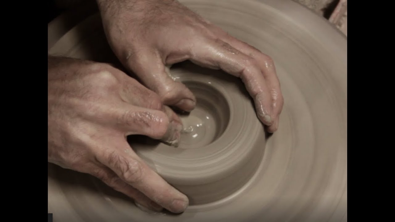 Creating a wheel-thrown teapot with AsH Pottery / Anthony S. Huonder