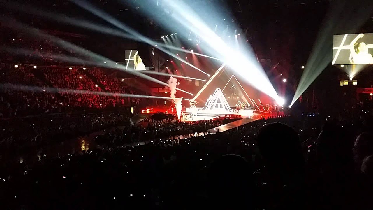 Katy Perry - Part of me (Prismatic World Tour) @ Assago Milano 22/02/15