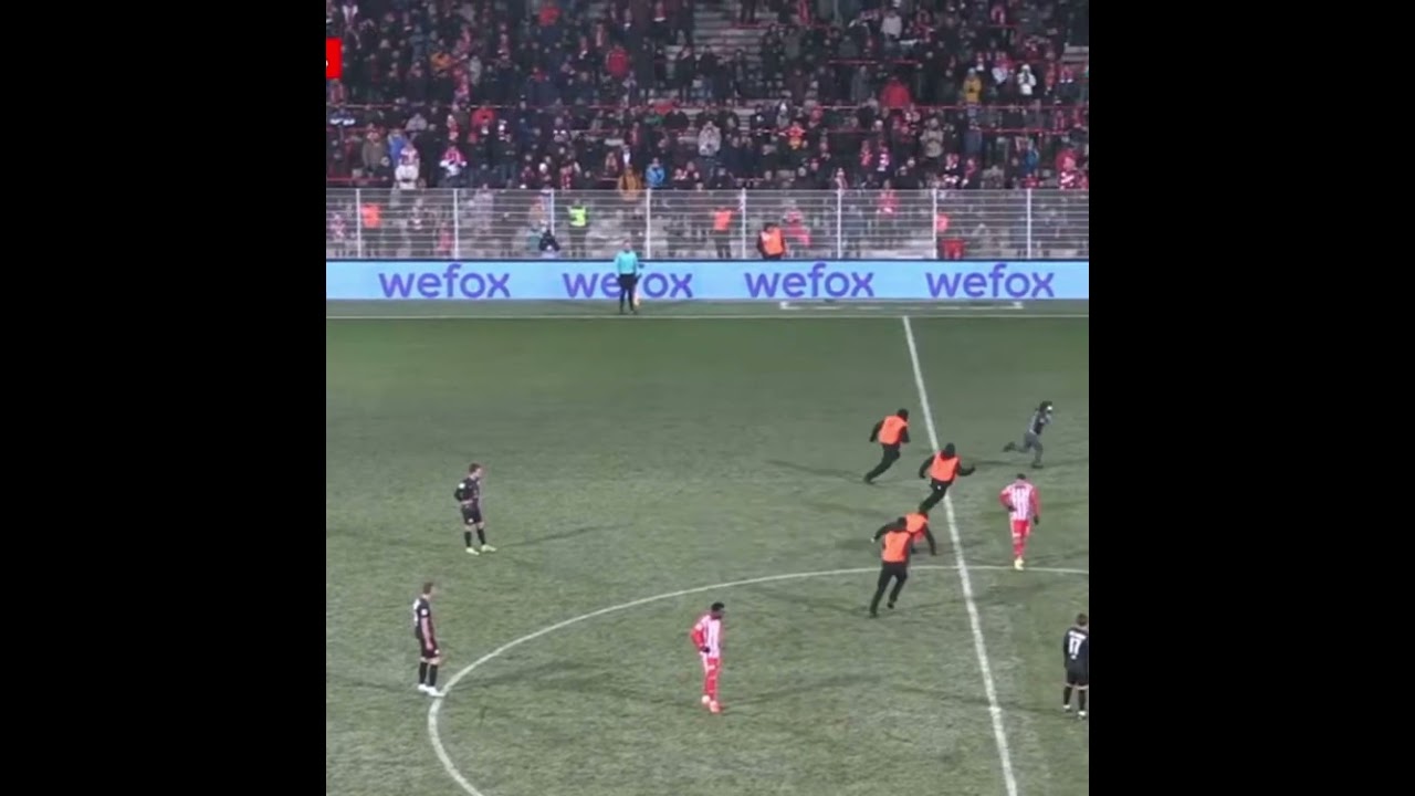 Flitzer schüttelt alle Ordner ab und macht den CR7 😂 Union 2:0 Hansa Rostock 14.12.2022