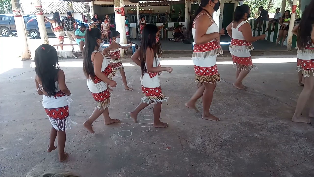 Dan&ccedil;a da Chuva das Mulheres Ind&iacute;genas (Put&uacute;-Put&uacute;) - Povo Teregu&aacute;, aldeia Teregu&aacute; - Ava&iacute;-SP.