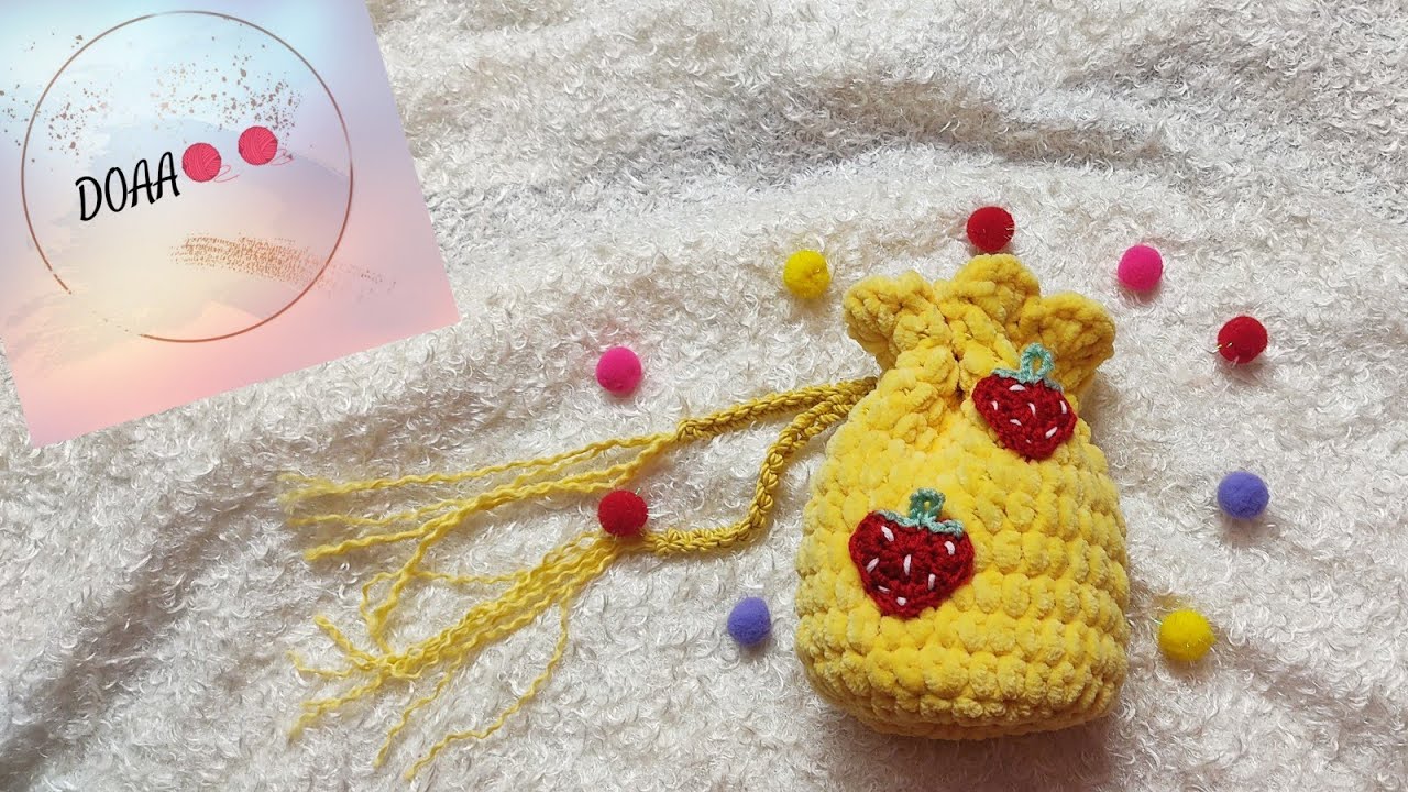 كروشيه:شنطةالعيد للاطفال بخيط قطيفة سهلة جدا🧶وطريقة عمل فراولة كروشيه easy bag to kids#crochet#craft