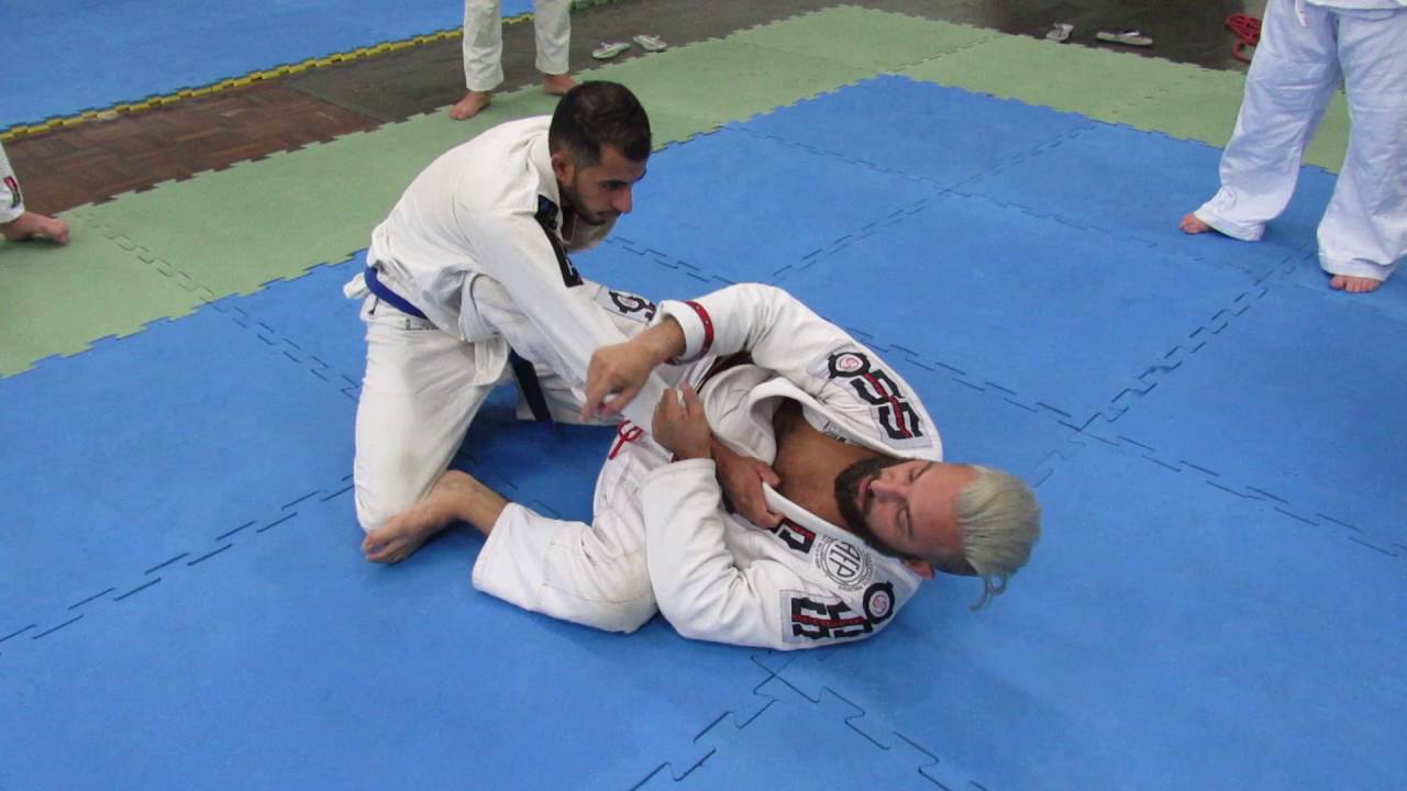 BJJ FEU -  8 Raspagens com Finalizações e Didática