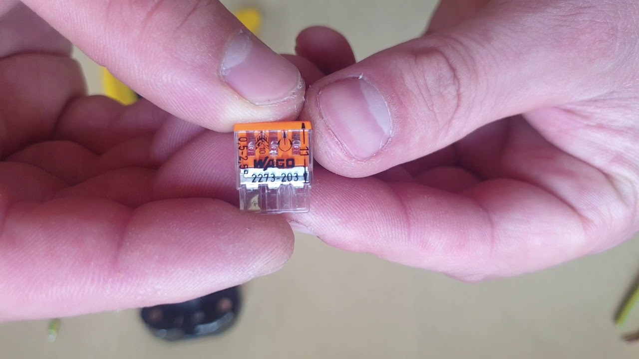 ŁĄCZENIE PRZEWOD&Oacute;W NA ZŁĄCZKI WAGO