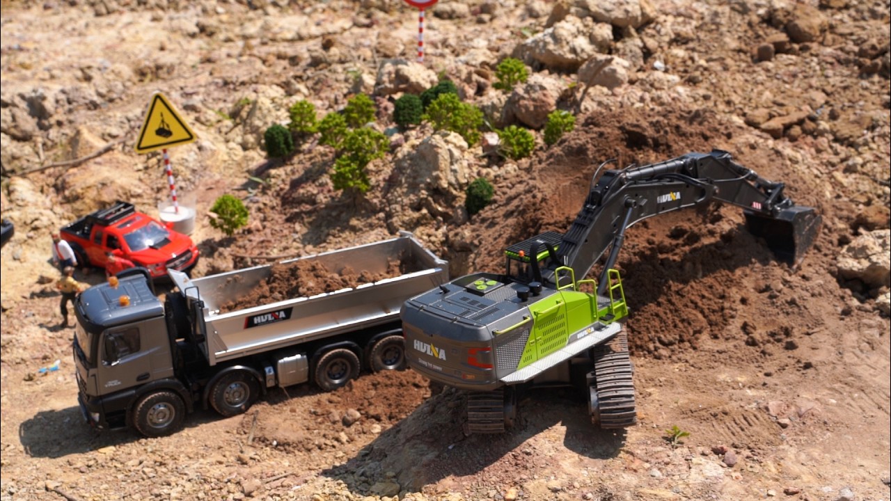 Day 5: HUINA 1593 RC Excavator Loading Sand into 1536 Pro Dump Truck 🚜