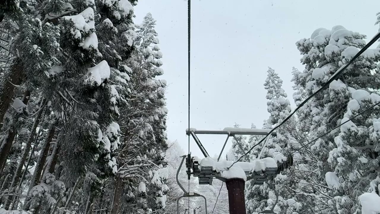 2026年1月23日金曜日15:16頃蔵王温泉スキー場アストリア第一ペアリフト小雪スローモーション