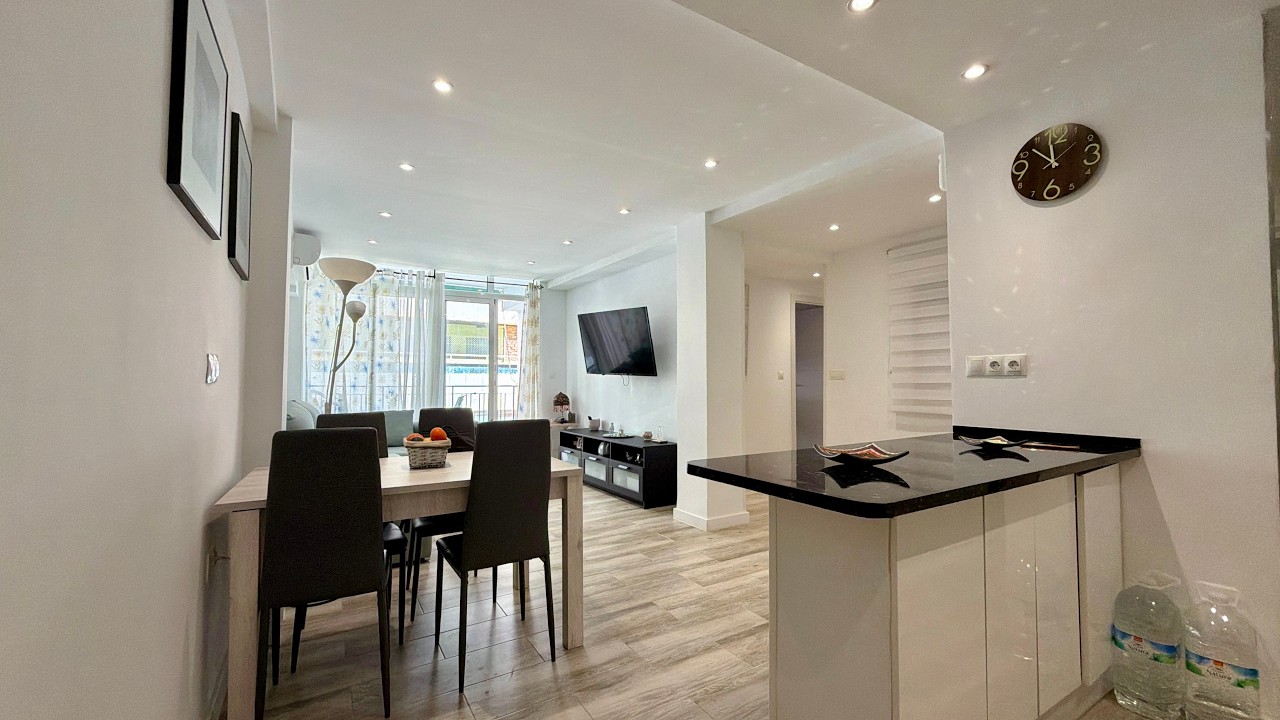 Piso en Venta Torremolinos Centro | Junto a Plaza Costa del Sol | Reformado y Luminoso
