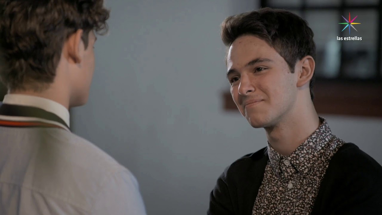 Beso Aristemo 😻❤️🏳️‍🌈